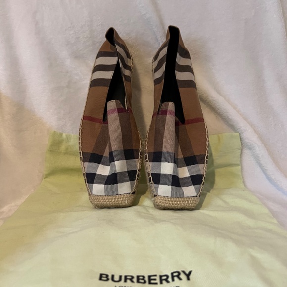 Burberry Espadrilles - Picture 4 of 4